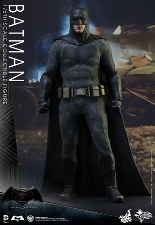 Illustration for article titled Giant Necks and Stern Looks Abound In Hot Toys' Batman v Superman Figures